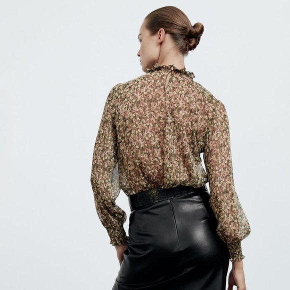 NWT ZARA METALLIC THREAD PRINTED BLOUSE Smocked  Ruffle - Picture 4 of 13